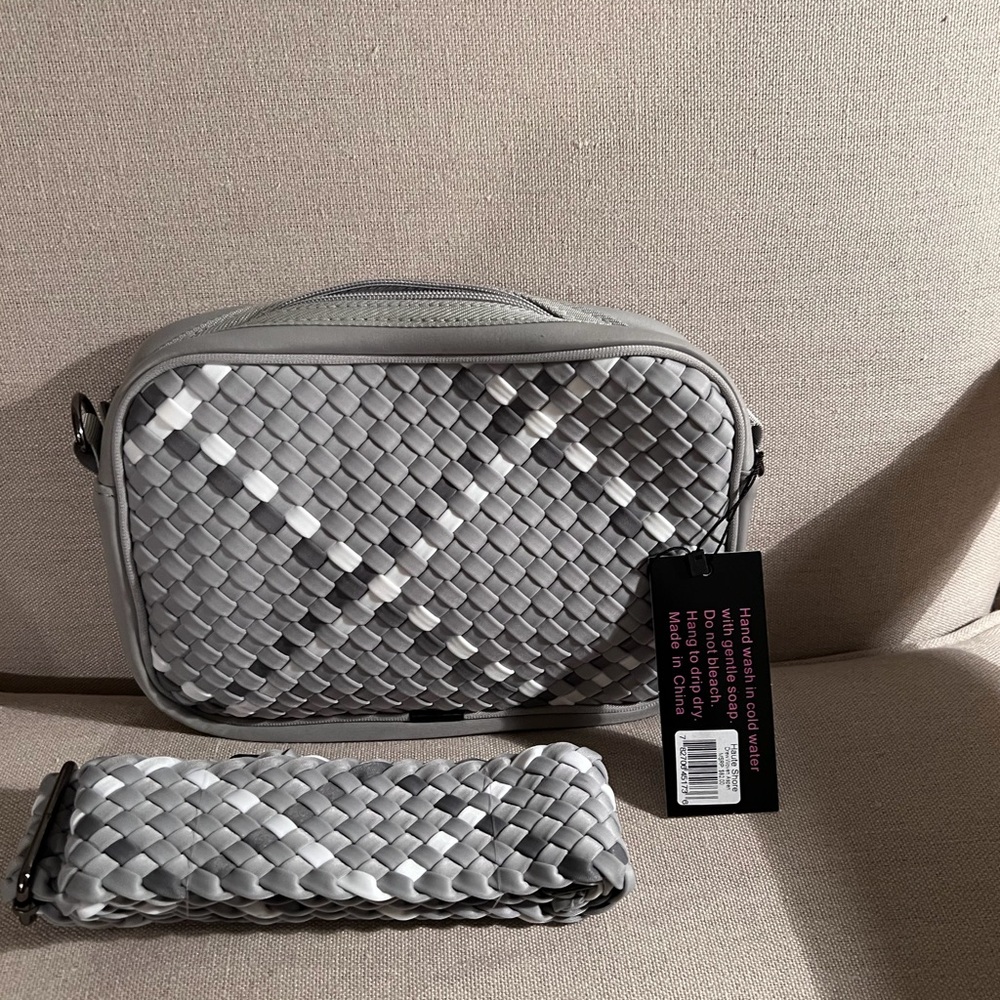HAUTE SHORE Silver and Gray Woven Crossbody Bag - Picture 3 of 3